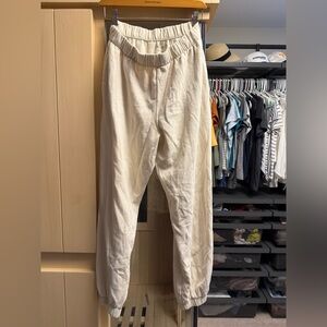 Hollister Cream Ultra High-Rise Joggers. Women’s size M